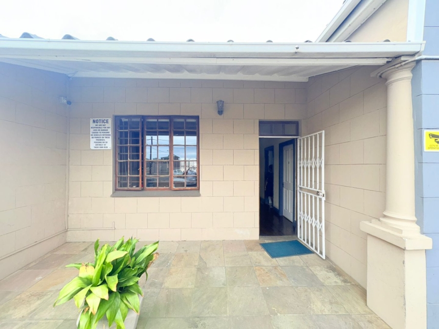 6 Bedroom Property for Sale in Quigney Eastern Cape